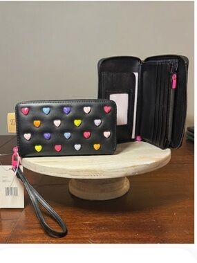 NWT Betsey Johnson  3D  Candy Heart Studded Zip Around Wristlet Wallet Y2K